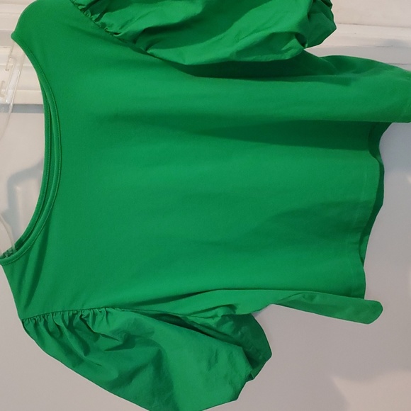 a new day Tops - Green puffy sleeved tee
